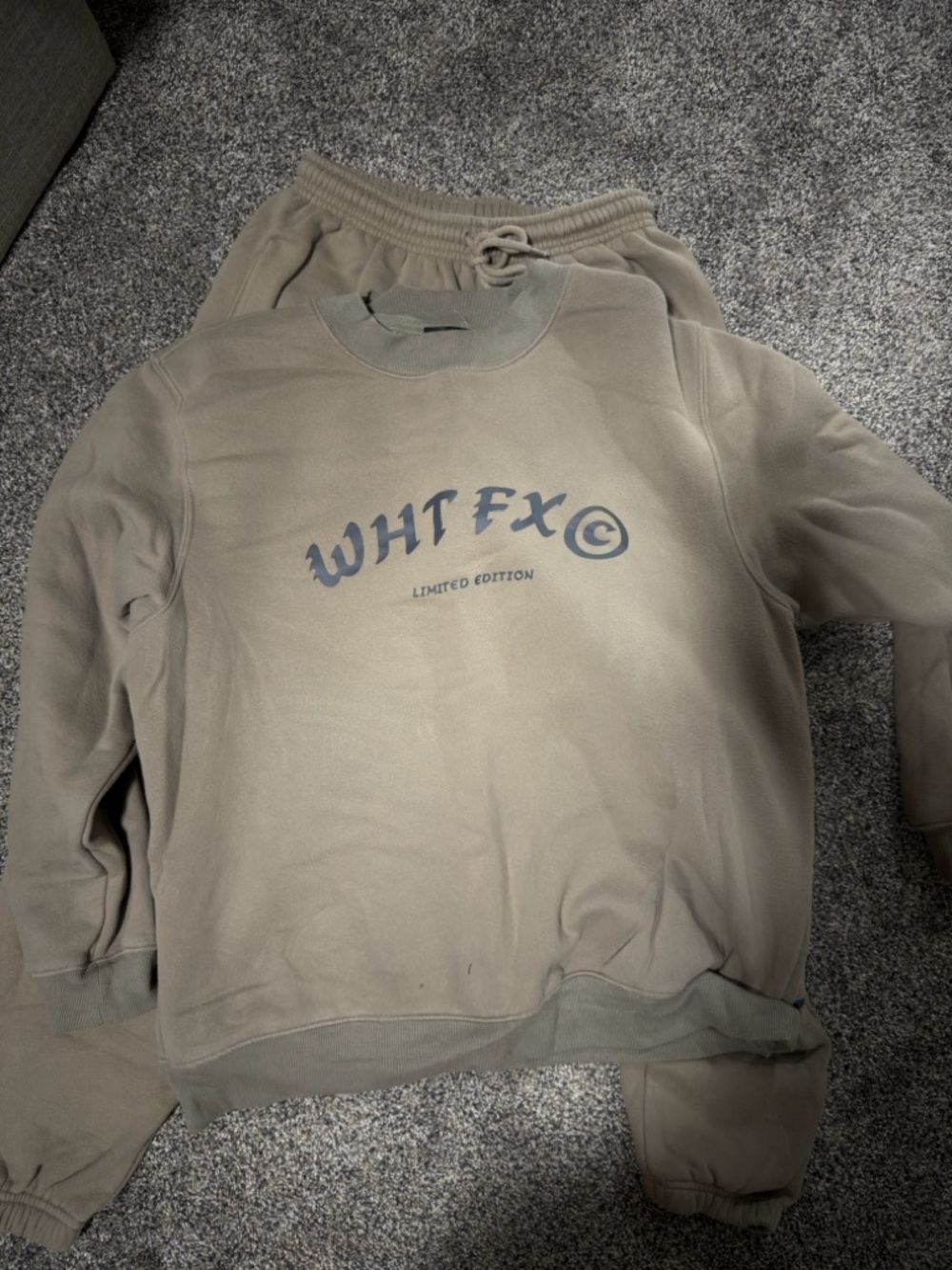 White fox lounge set